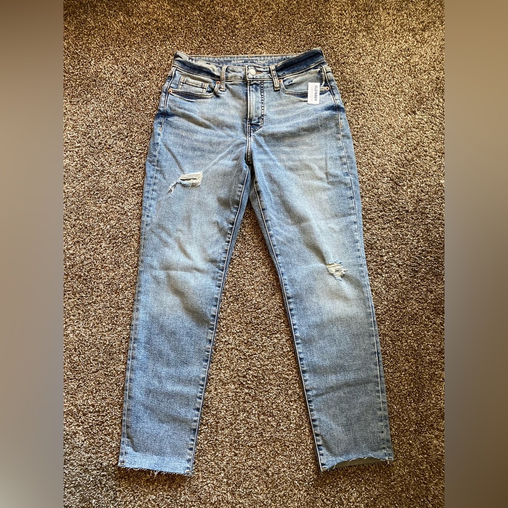 Old Navy high-rise OG straight jeans. Size 6.
